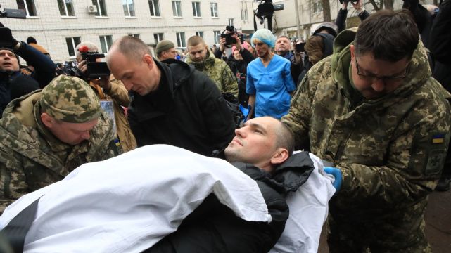 Propaganda, której nie można wyłączyć. Tak Rosja „edukuje” jeńców 