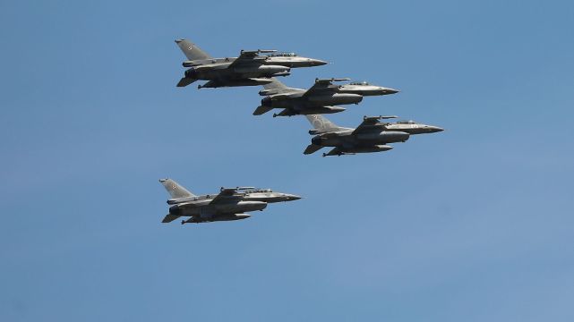 Dementi MSZ nie zatrzymało fałszywych doniesień o polskich F-16 dla Ukrainy