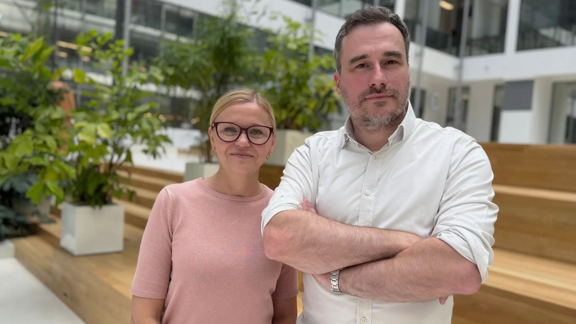 Lukáš Valášek i Kristina Ciroková, autorzy śledztwa Seznam Zprávy. (Fot. Seznam Zprávy)