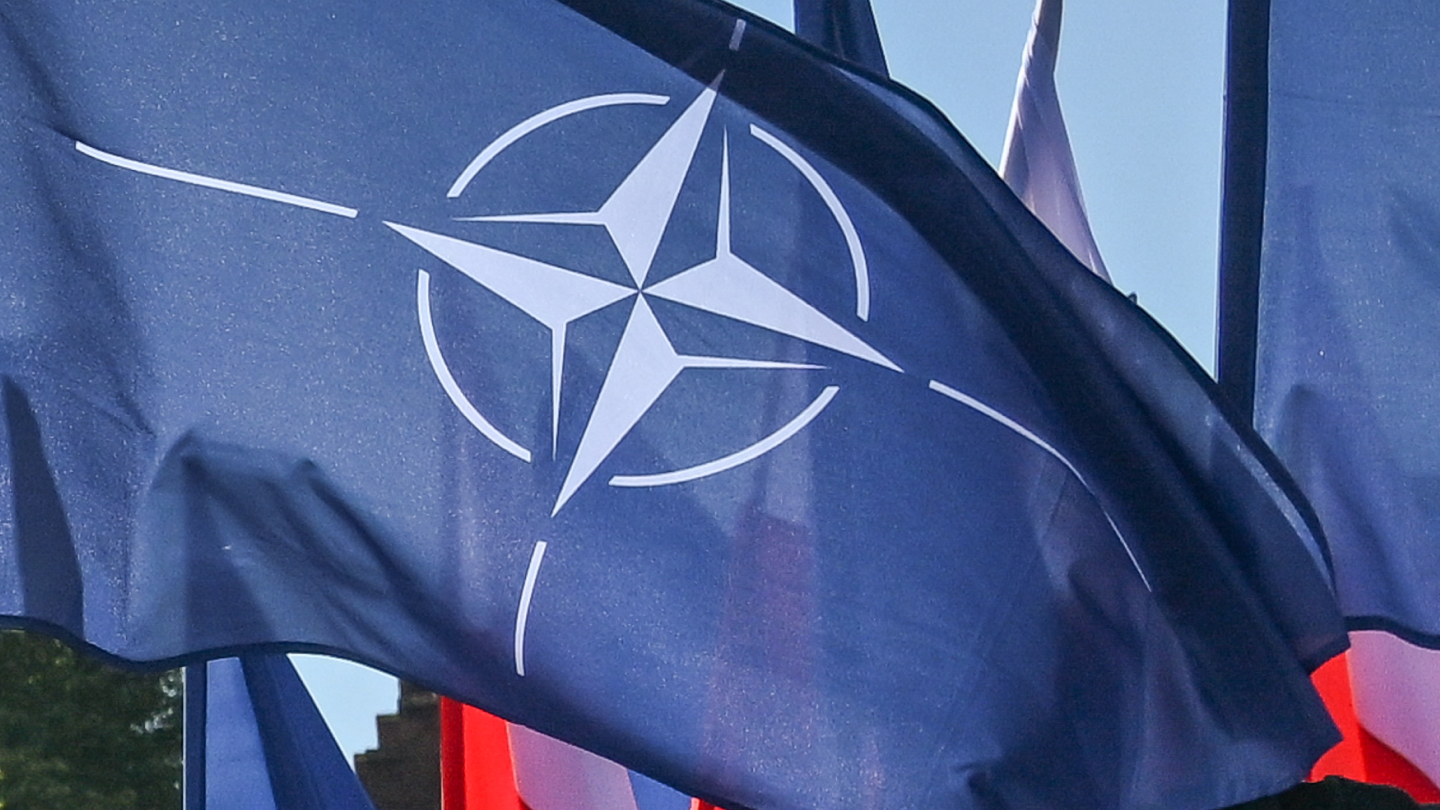 Nie, ukraiński żołnierz nie zastrzelił żołnierzy NATO