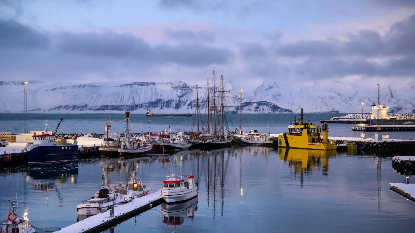 Port morski w pobliżu miasta Húsavík na Islandii (fot. Getty Images)
