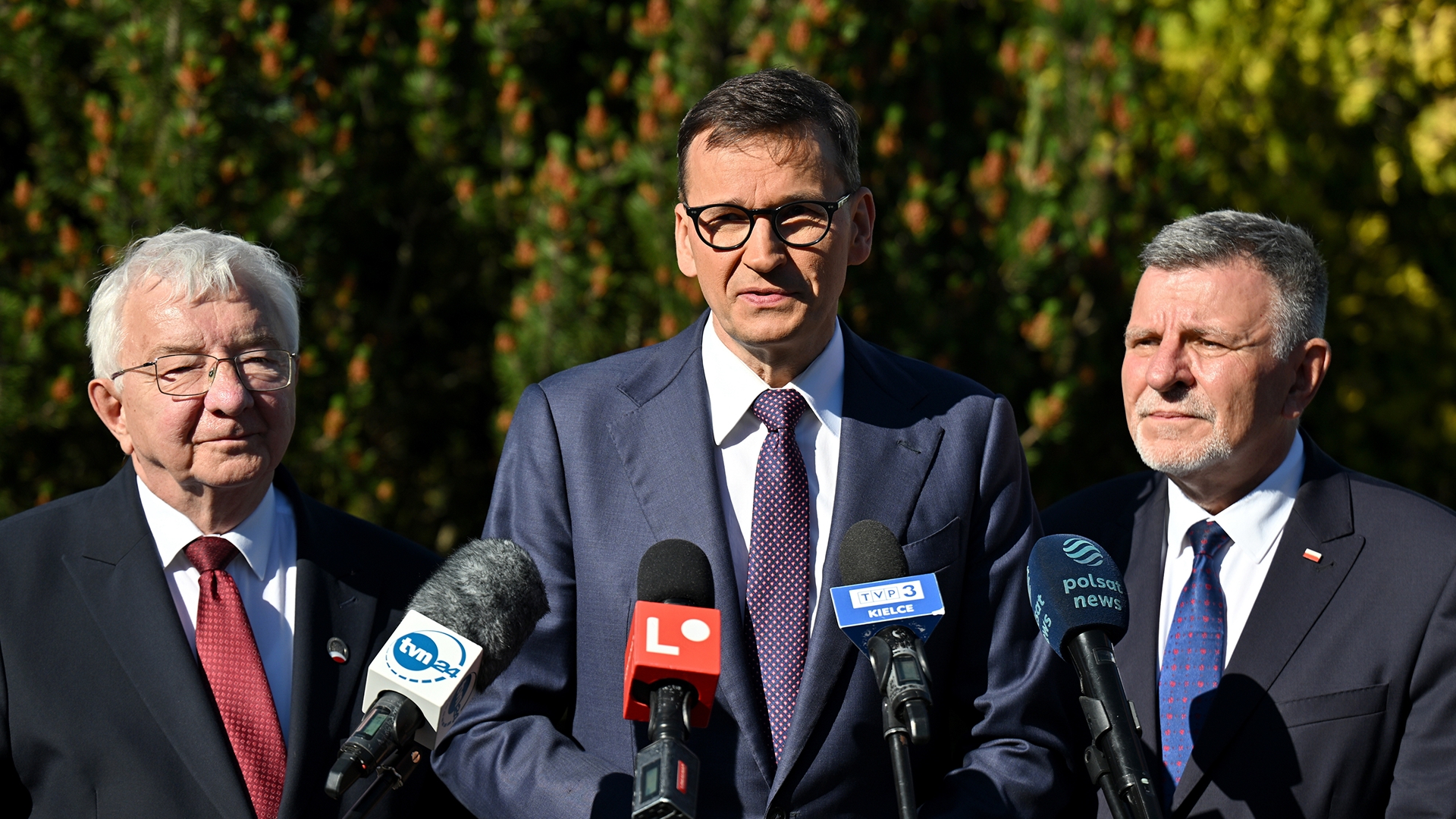Morawiecki manipuluje danymi o samorządach