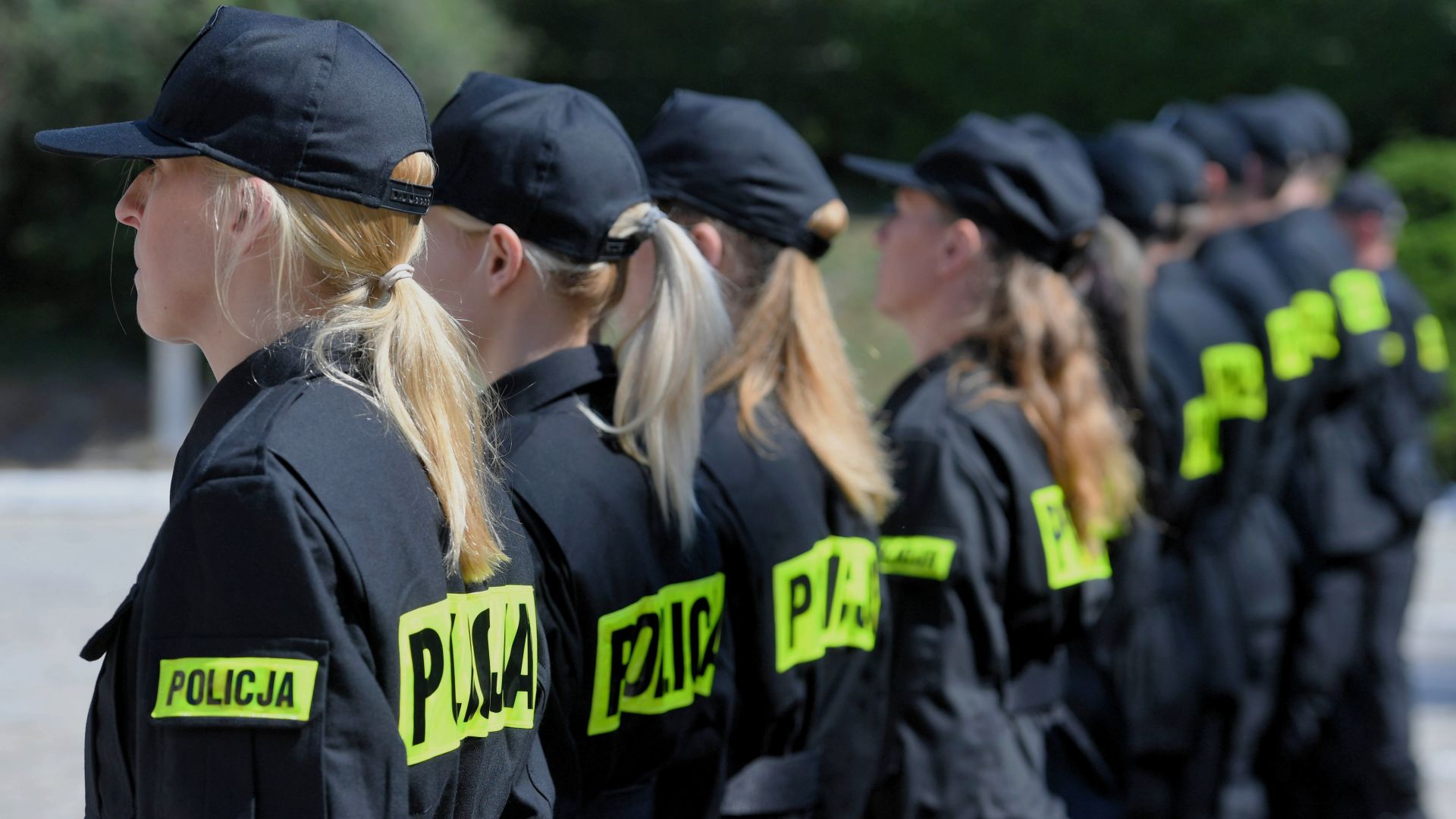 „Kobiety w policji nie widziałeś?”. Fala oburzenia po słowach Mentzena 