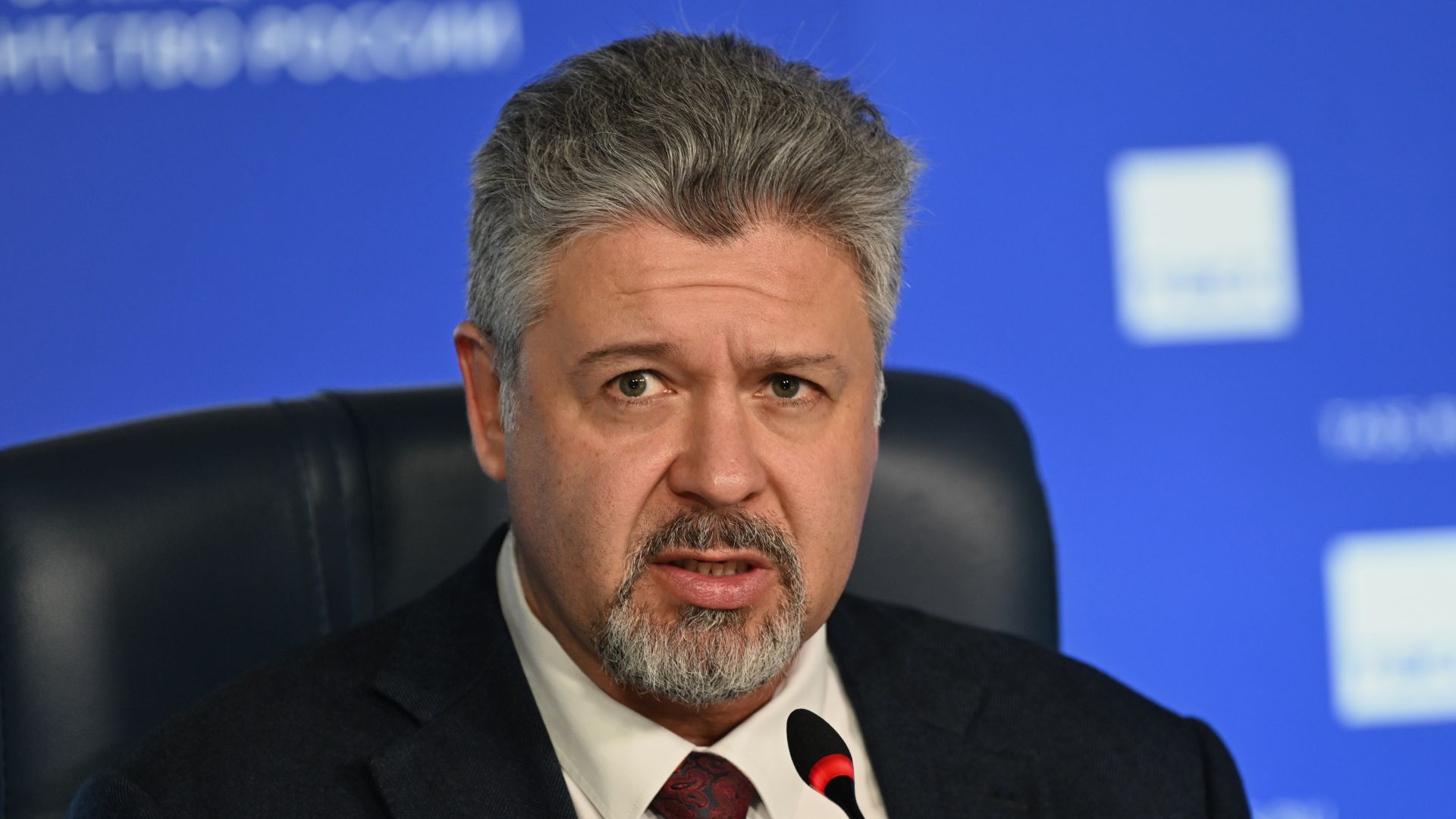 Maksim Grigoriew podczas konferencji w agencji TASS 17 września 2026 roku..(fot. S.Karacan/Anadolu/Getty Images)