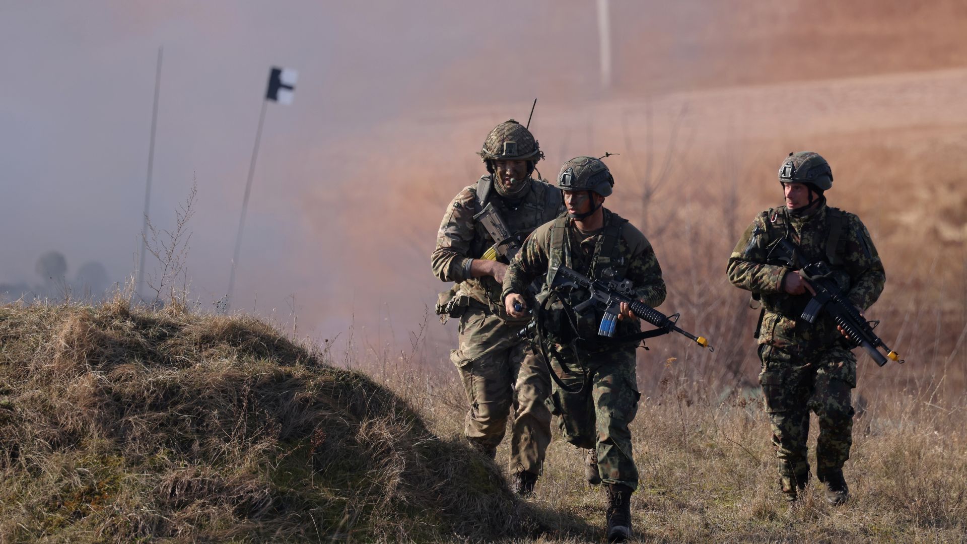 Czy NATO przerzuca żołnierzy i sprzęt na granicę z Rosją?