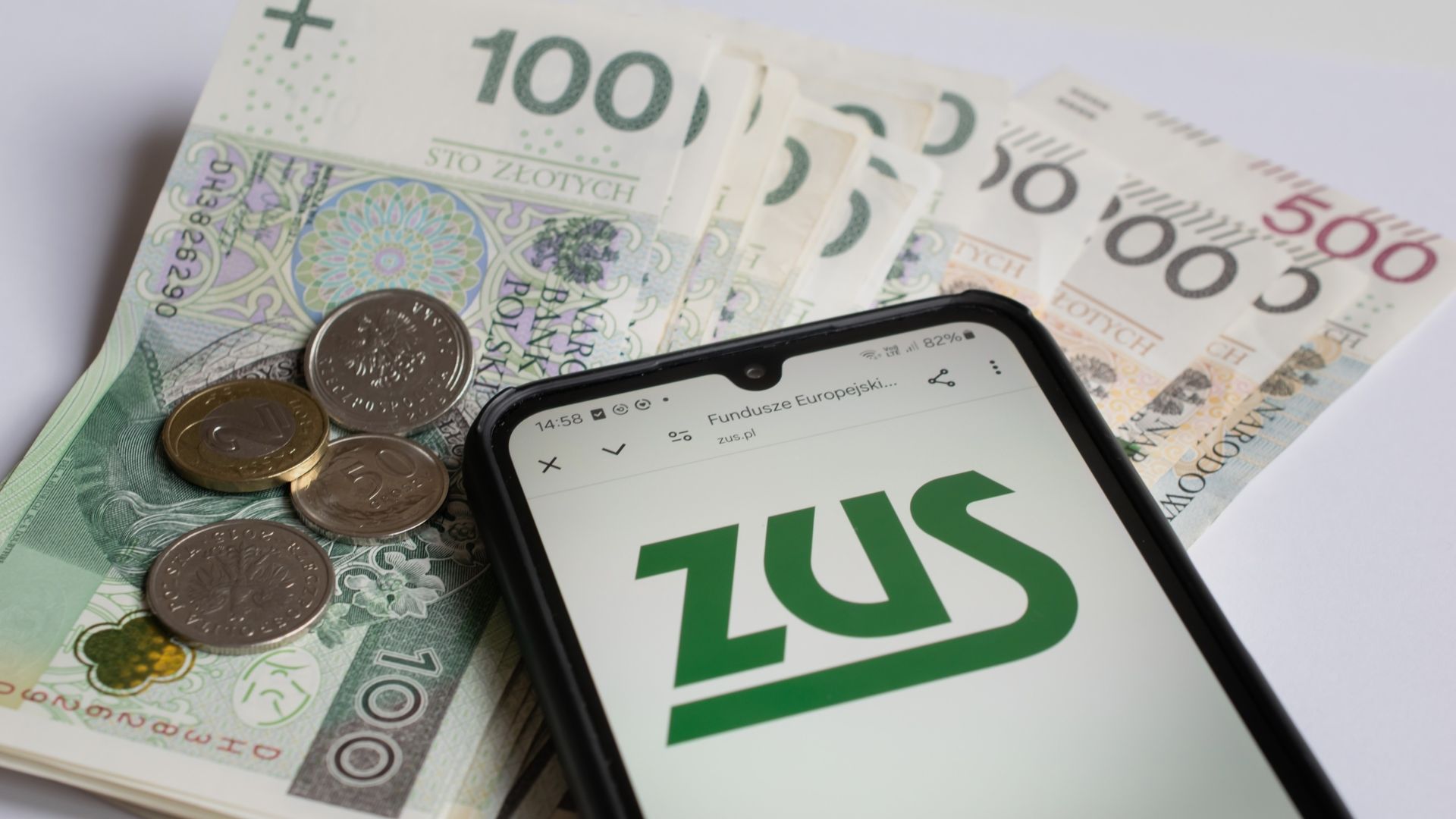Senior mówi „Sprawdzam!”. Akcja ZUS przeciw dezinformacji i cyberprzestępczości