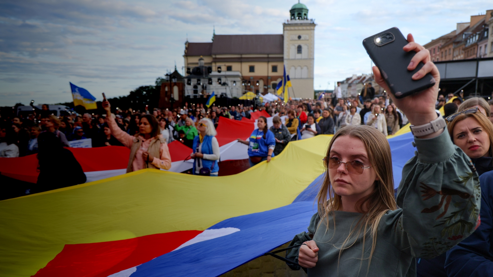 Manipulacja świętami. Jak Konfederacja skłóca Polaków i Ukraińców