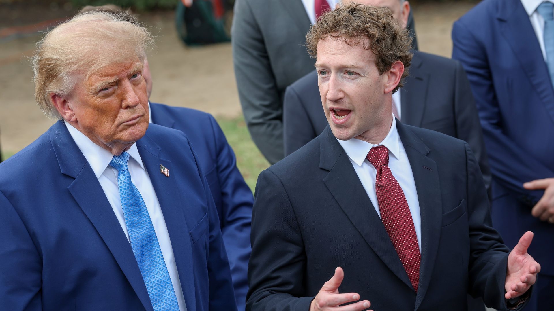 Mark Zuckerberg i Donald Trump  (fot. Kevin Dietsch/Getty Images)