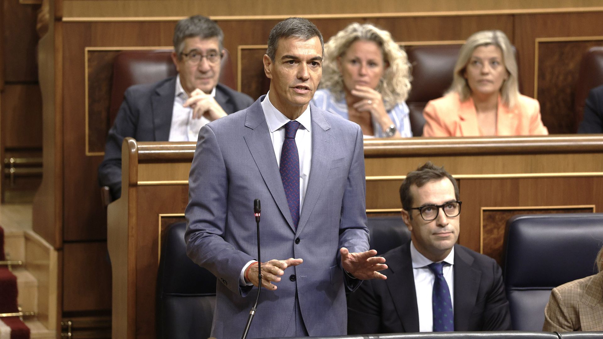 Hiszpański premier Pedro Sánchez (fot. PAP/EPA/R.Jimenez)