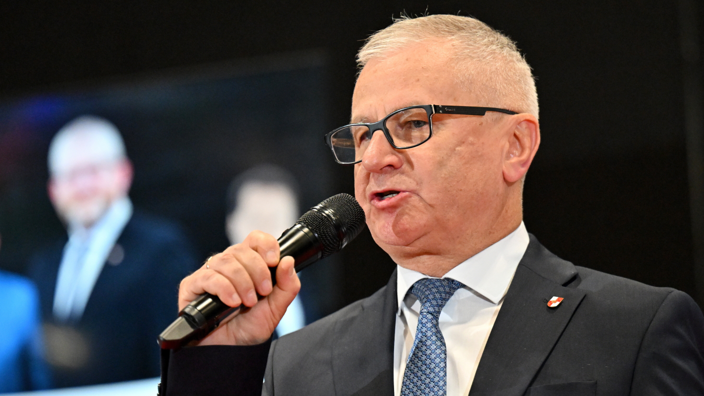 Skalik wieszczy „niszczenie narodów i państw”. Liczby są prawdziwe, wnioski nie